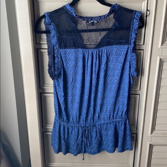 Lucky brand top with lace and bead detail sz M - Picture 3 of 3